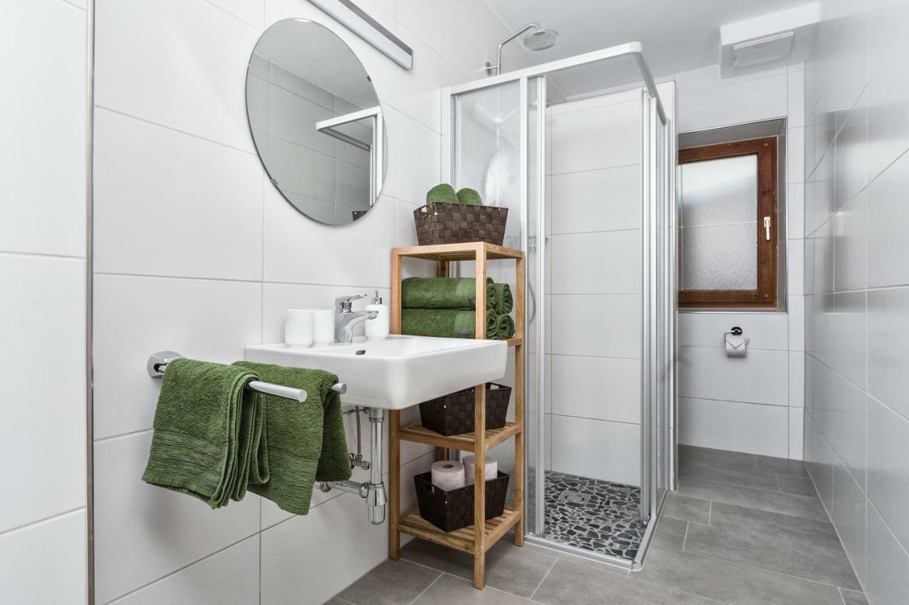 Hillside Apartments Pircher Fuegen Luaran gambar